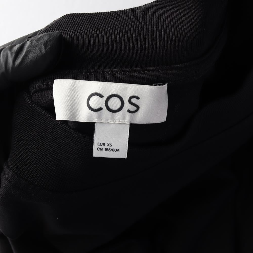 코스 블랙 하프넥 오버핏 가오리핏 반팔 티셔츠 상세 이미지 5
