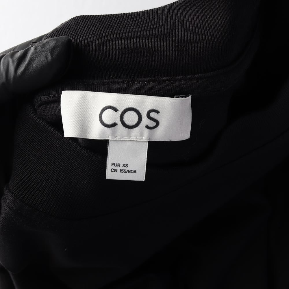 코스 블랙 하프넥 오버핏 가오리핏 반팔 티셔츠 이미지 5