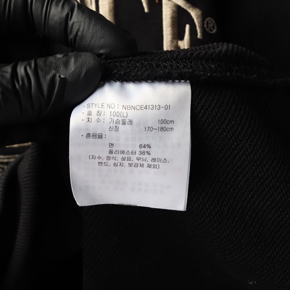 뉴발란스 블랙 자수 로고 맨투맨 스웨트셔츠 상세 이미지 6