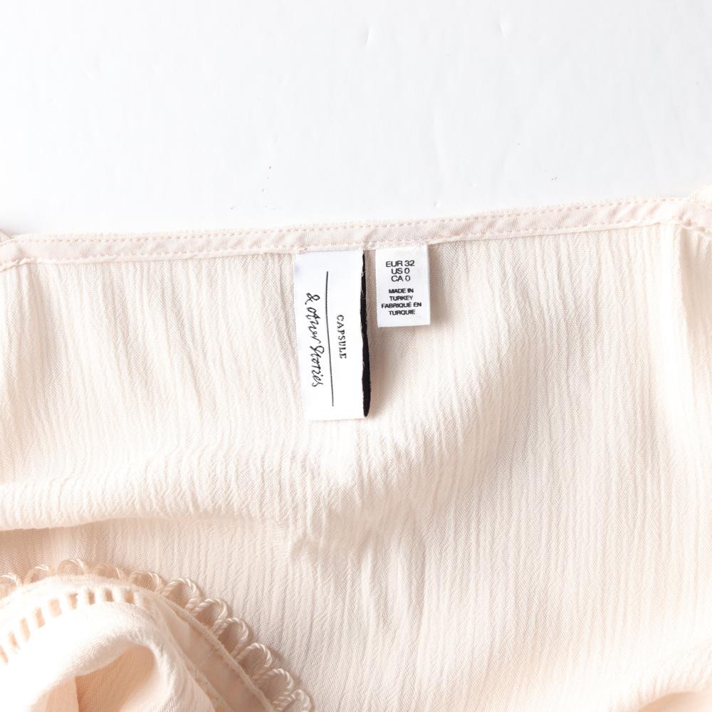 앤아더스토리즈 리본 타이 브이넥 뷔스티에 나시 블라우스 이미지 6