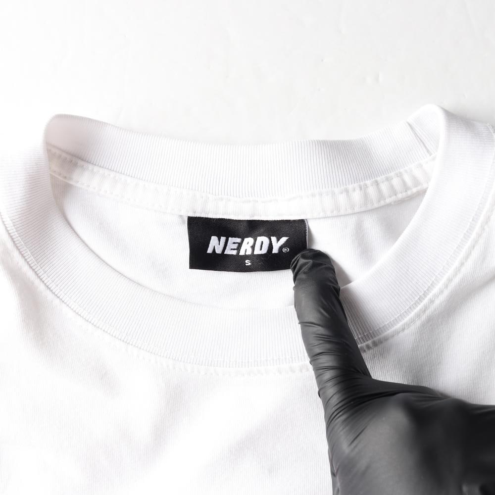 널디 화이트 레드 로고 반팔 크루넥 티셔츠 이미지 5