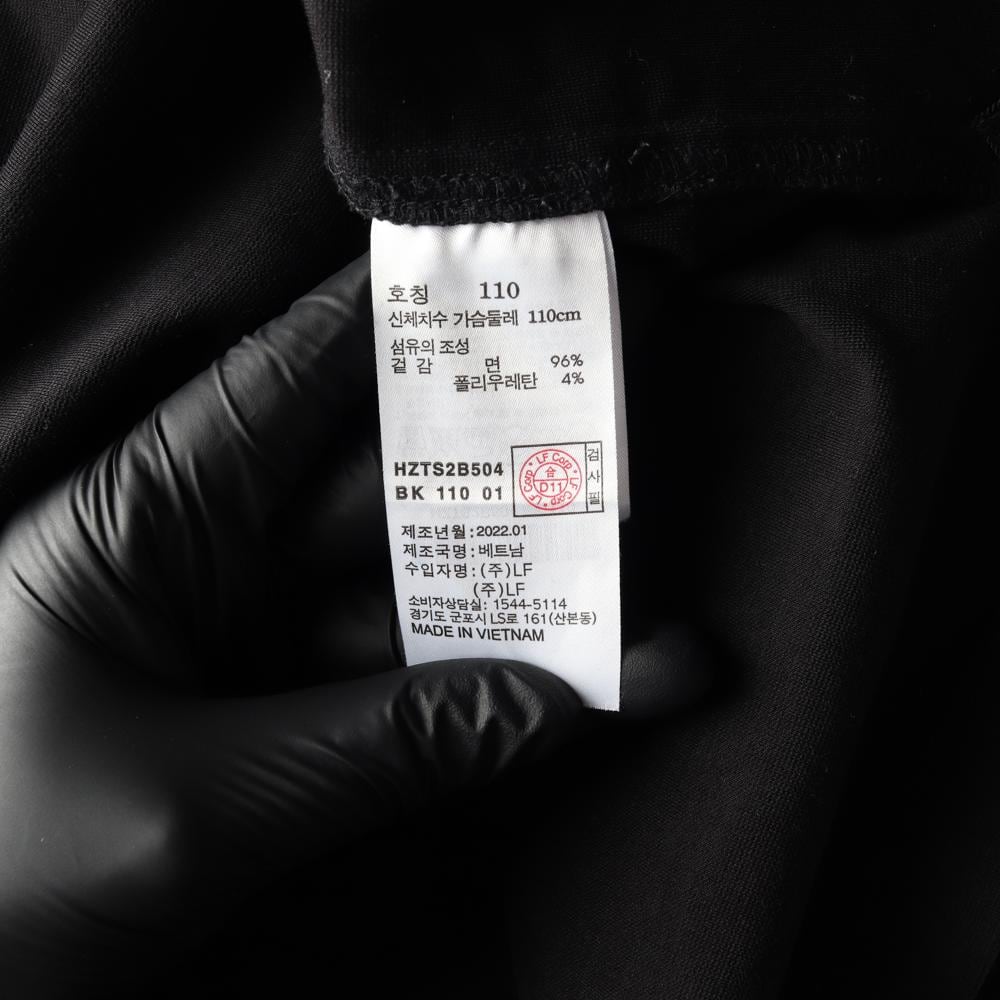 헤지스 티셔츠 블랙 컷아웃 넥 반팔 티셔츠 22SS 상세 이미지 6