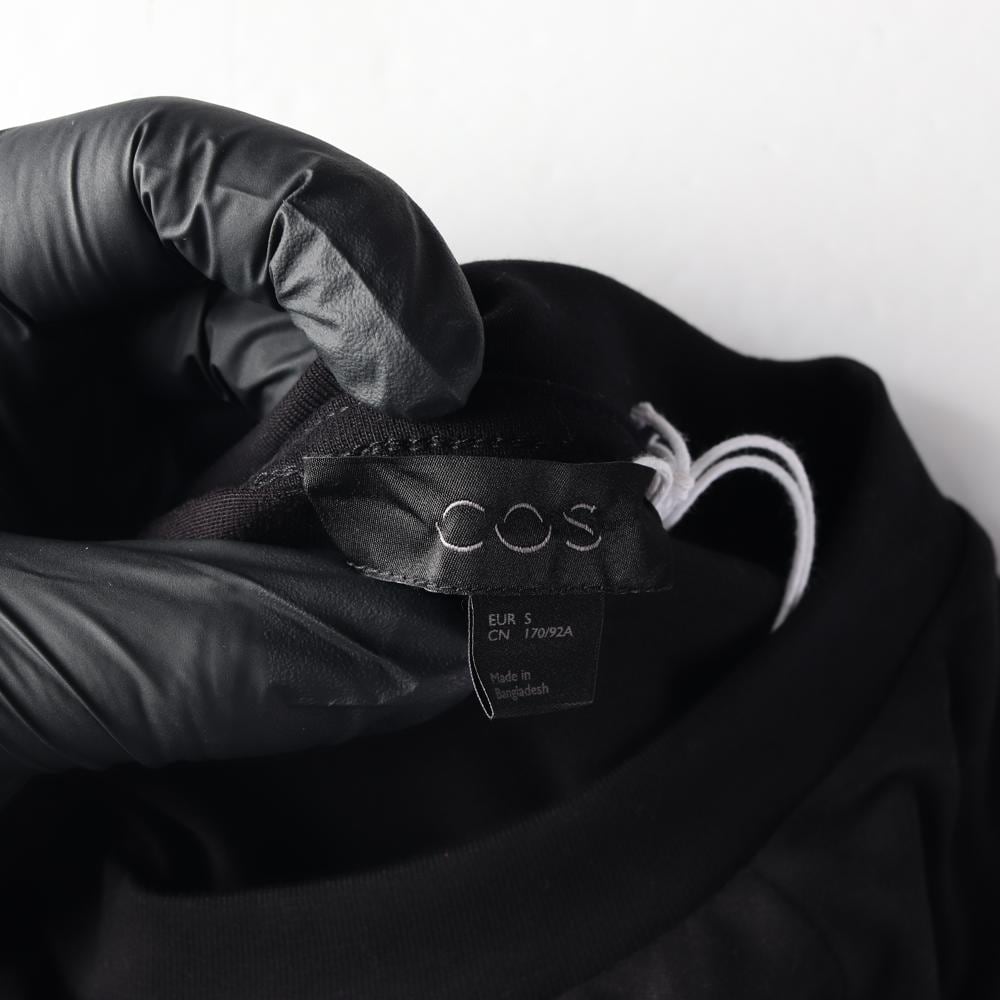 코스 블랙 루즈핏 반팔 롱 티셔츠 상세 이미지 5