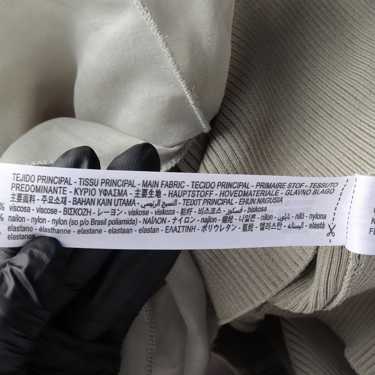 자라 카키 쉬어 퍼프 슬리브 브이넥 크롭 블라우스 이미지 6
