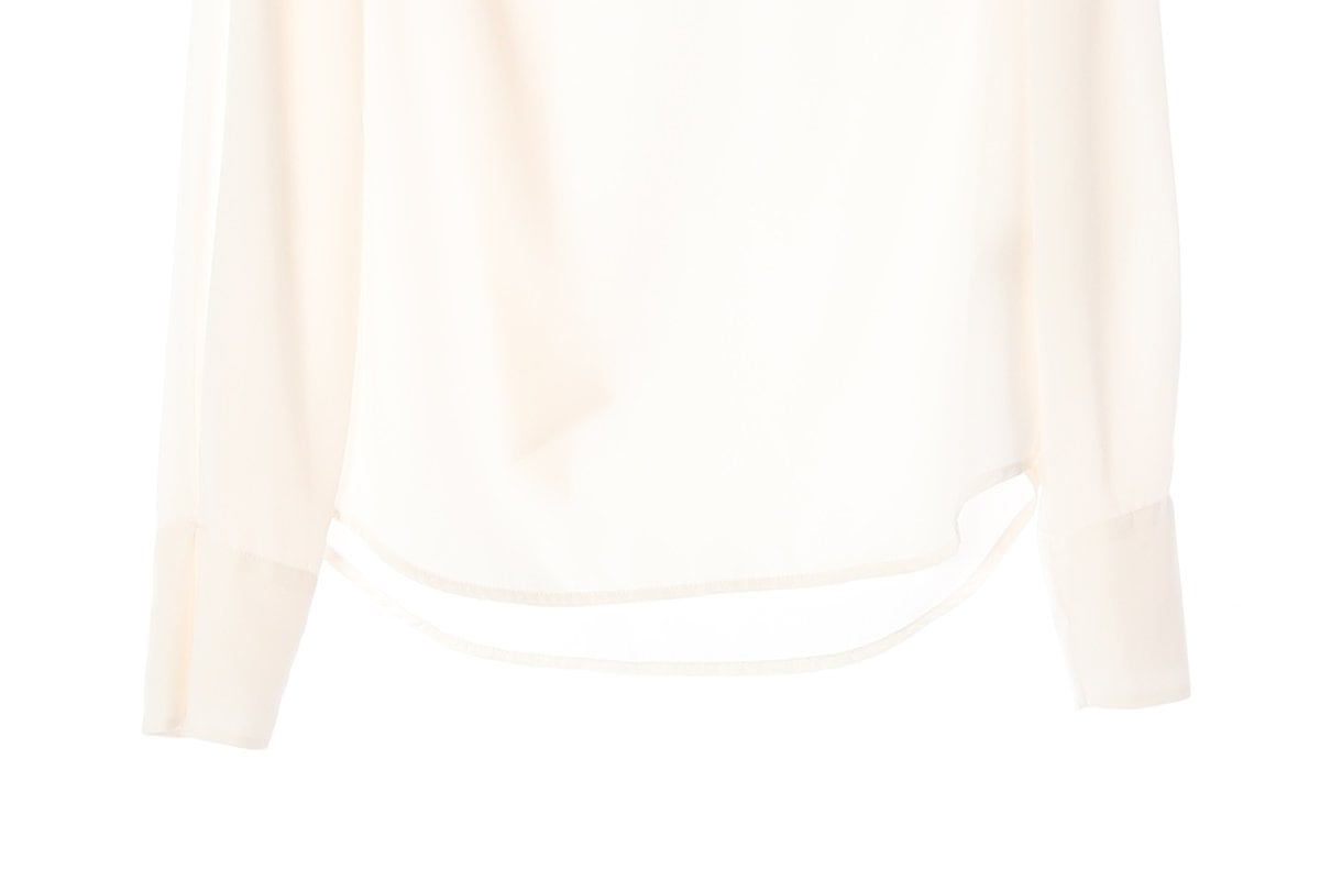 (새상품)클럽모나코 아이보리 스카프 긴팔 블라우스 상세 이미지 4