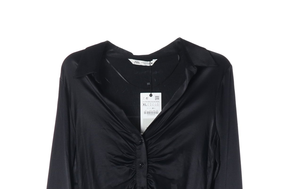 (새상품)ZARA 자라 블랙 새틴 셔링 브이넥 셔츠  상세 이미지 3