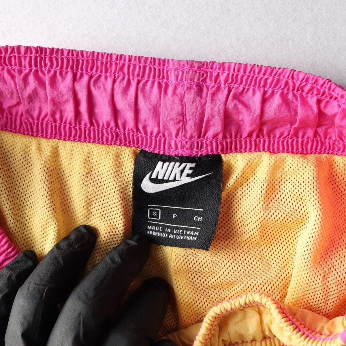 NIKE 나이키 핑크 옐로우 배색 유틸리티 포켓 밴딩 반바지 쇼츠 이미지 5