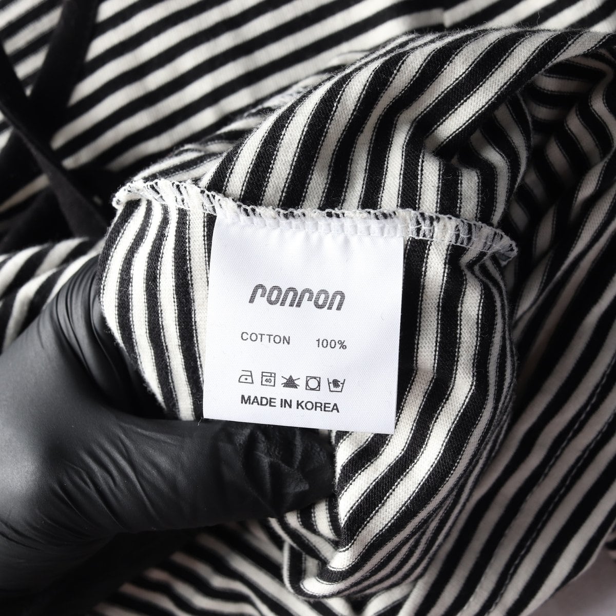 RONRON 론론 블랙 스트라이프 리본 타이 반팔 티셔츠  상세 이미지 6