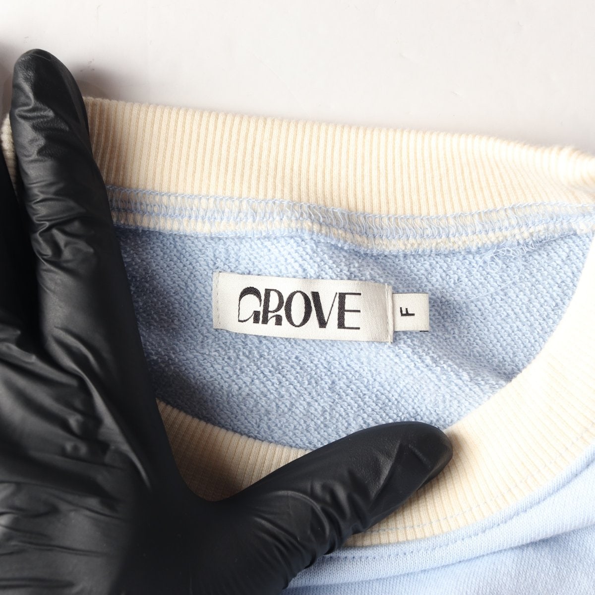 GROVE 그로브 25SS 스카이블루 크림 로고 오버핏 맨투맨 스웨트셔츠 이미지 5