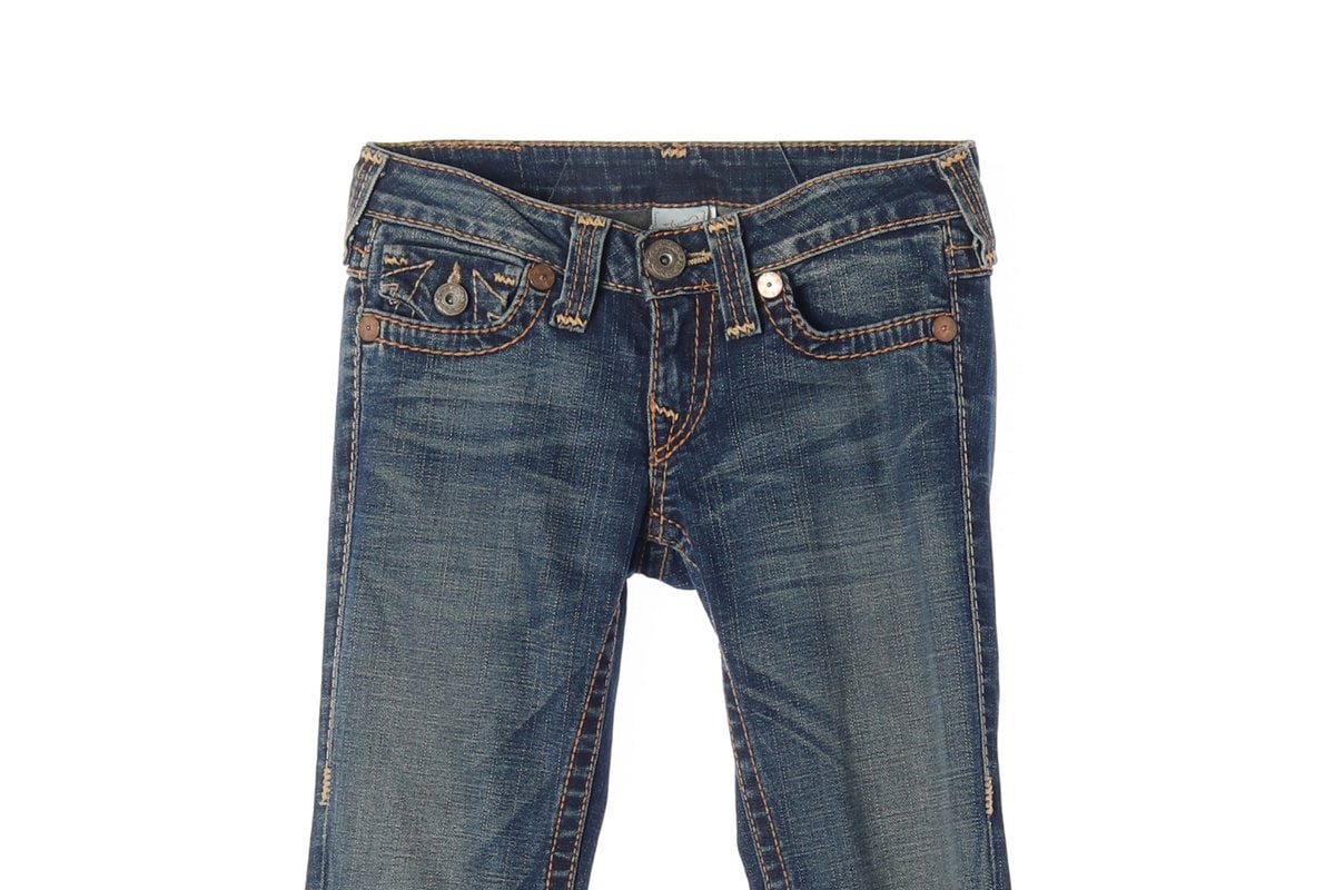 트루릴리전 W26 워싱 로우라이즈 부츠컷 플레어진 데님 청바지 이미지 3