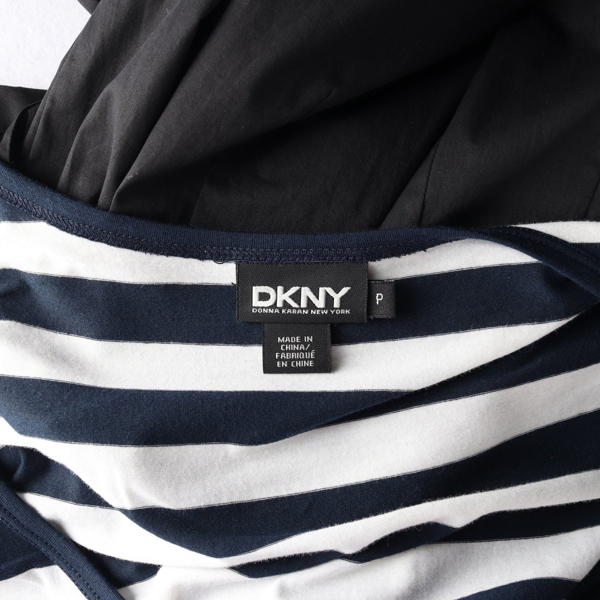 DKNY 디케이앤와이 스트라이프 민소매 나시 벨트 플레어 원피스 이미지 6