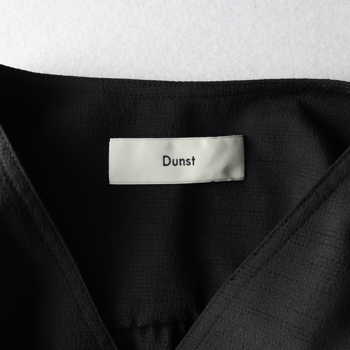 DUNST 던스트 22SS 블랙 브이넥 볼륨 블라우스 반팔 S 상세 이미지 5