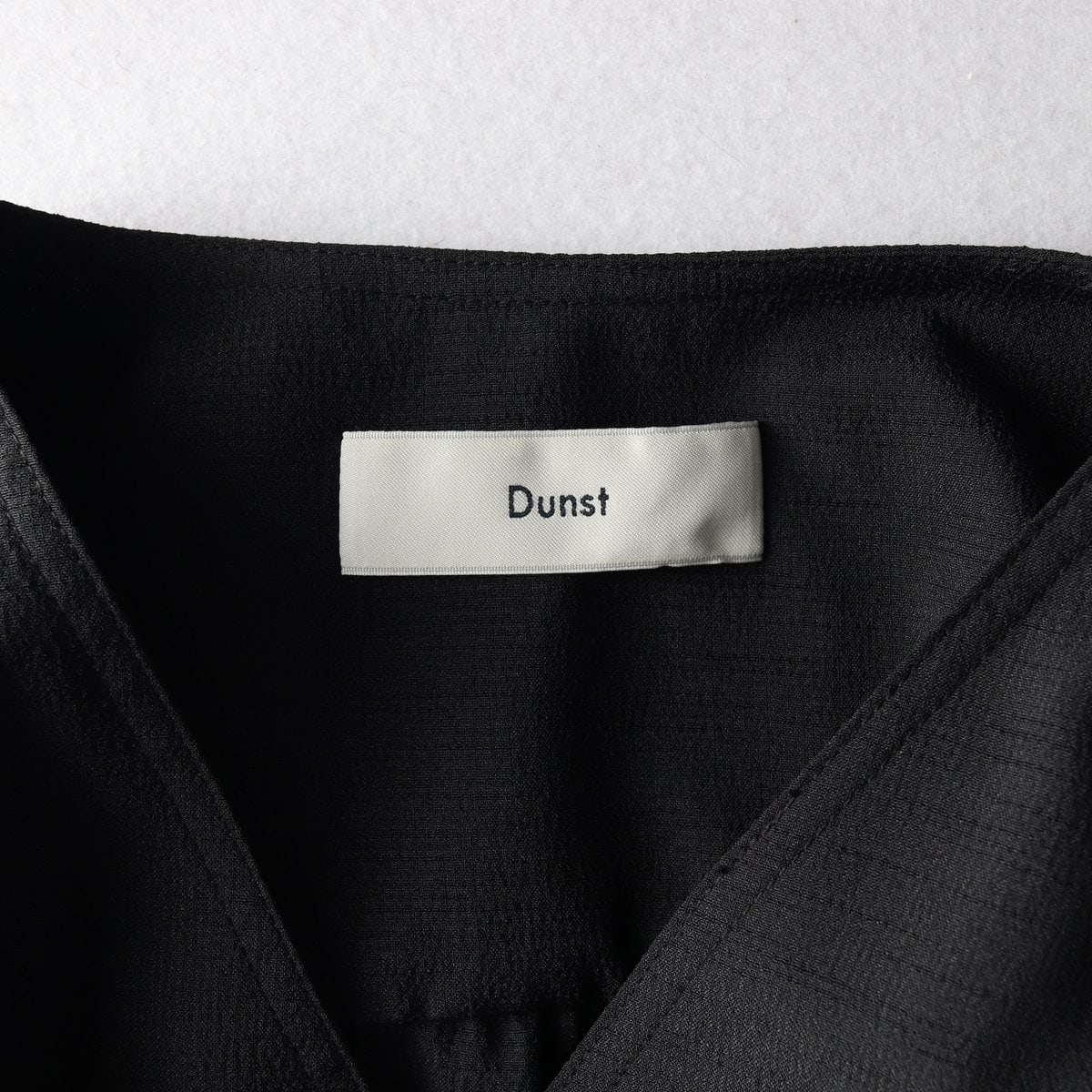 DUNST 던스트 22SS 블랙 브이넥 볼륨 블라우스 반팔 S 이미지 5