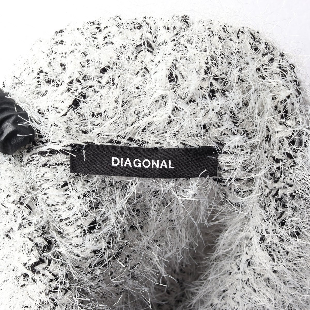 DIAGONAL 다이애그널 헤어리 니트웨어 카라 가디건  상세 이미지 6