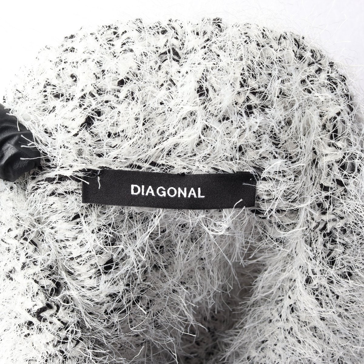 DIAGONAL 다이애그널 헤어리 니트웨어 카라 가디건  이미지 6