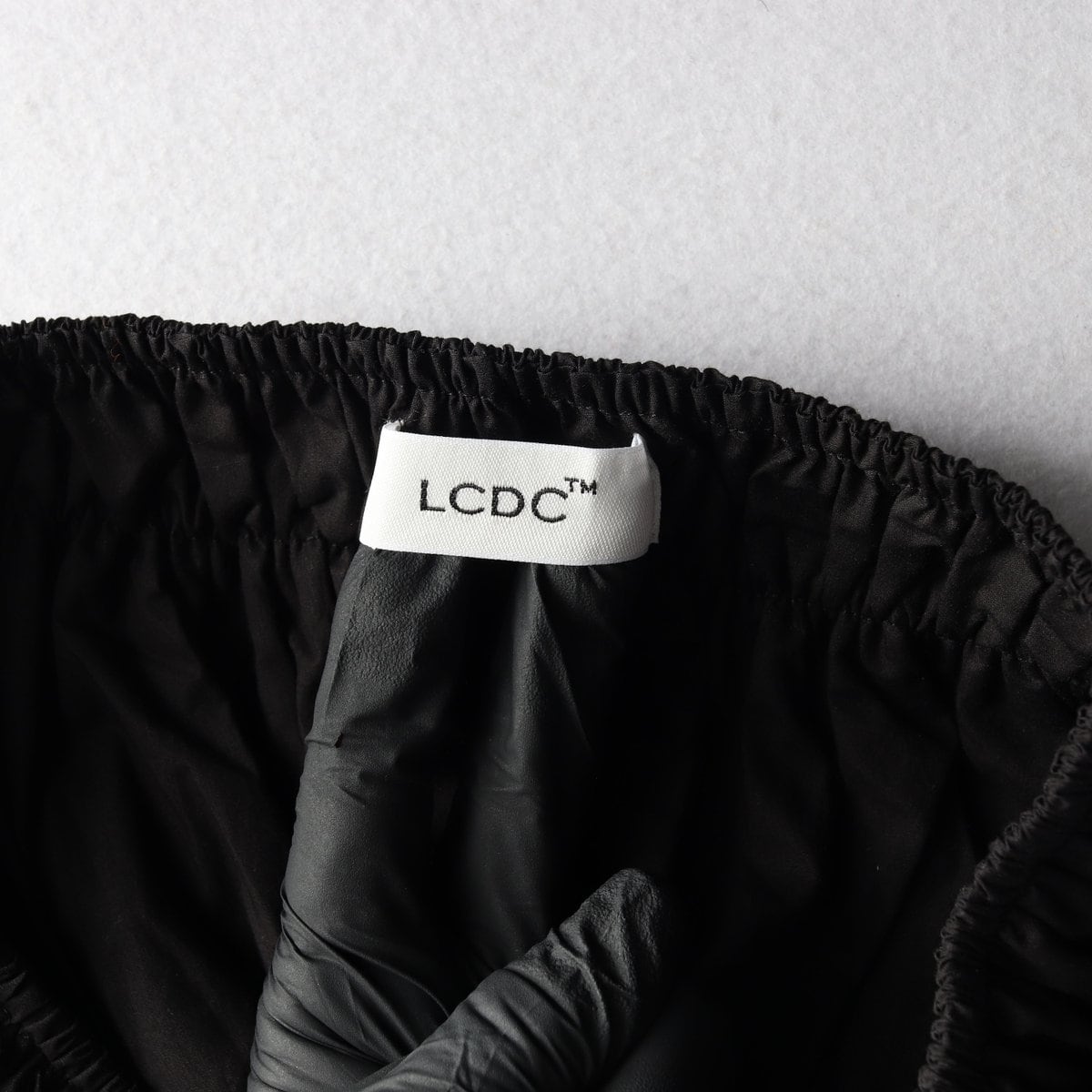 LCDC 엘씨디씨 24SS 블랙 후크 볼륨 벨트 미니 스커트 레이어드 치마 상세 이미지 5