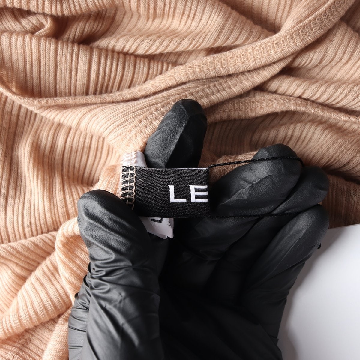 (새상품)LEEY 엘이이와이 베이지 레이어드 홀터넥 긴팔 티셔츠 이미지 6
