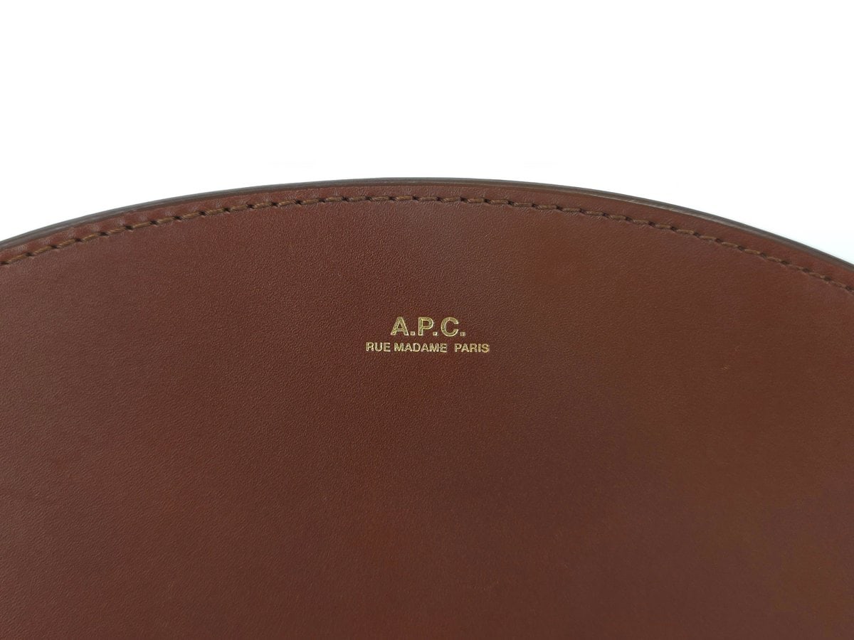 APC 아페쎄 데미룬 하프문백 미니백 크로스백 넛브라운 이미지 5