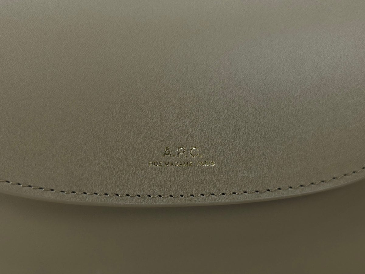 APC 아페쎄  제네바 여성 크로스백 그레이지 상세 이미지 8