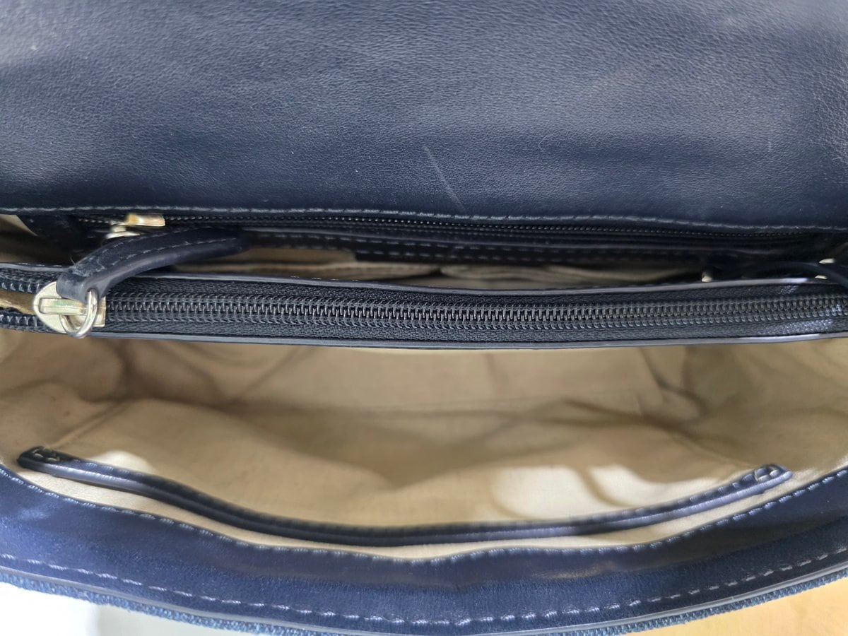마이클코어스 데님 퀼팅 숄더백 블루 상세 이미지 8