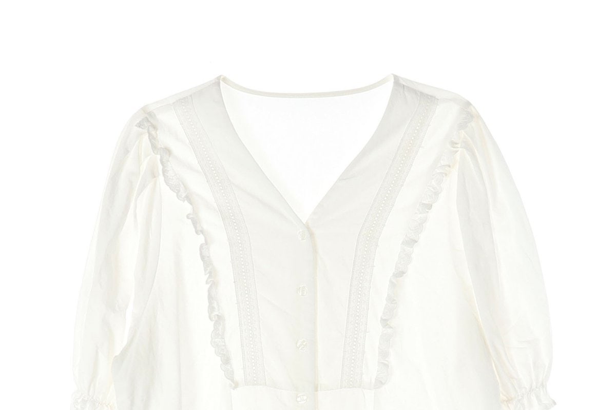 리엘 24SS 블러 레이스 블라우스 브이넥 반팔 화이트  이미지 3