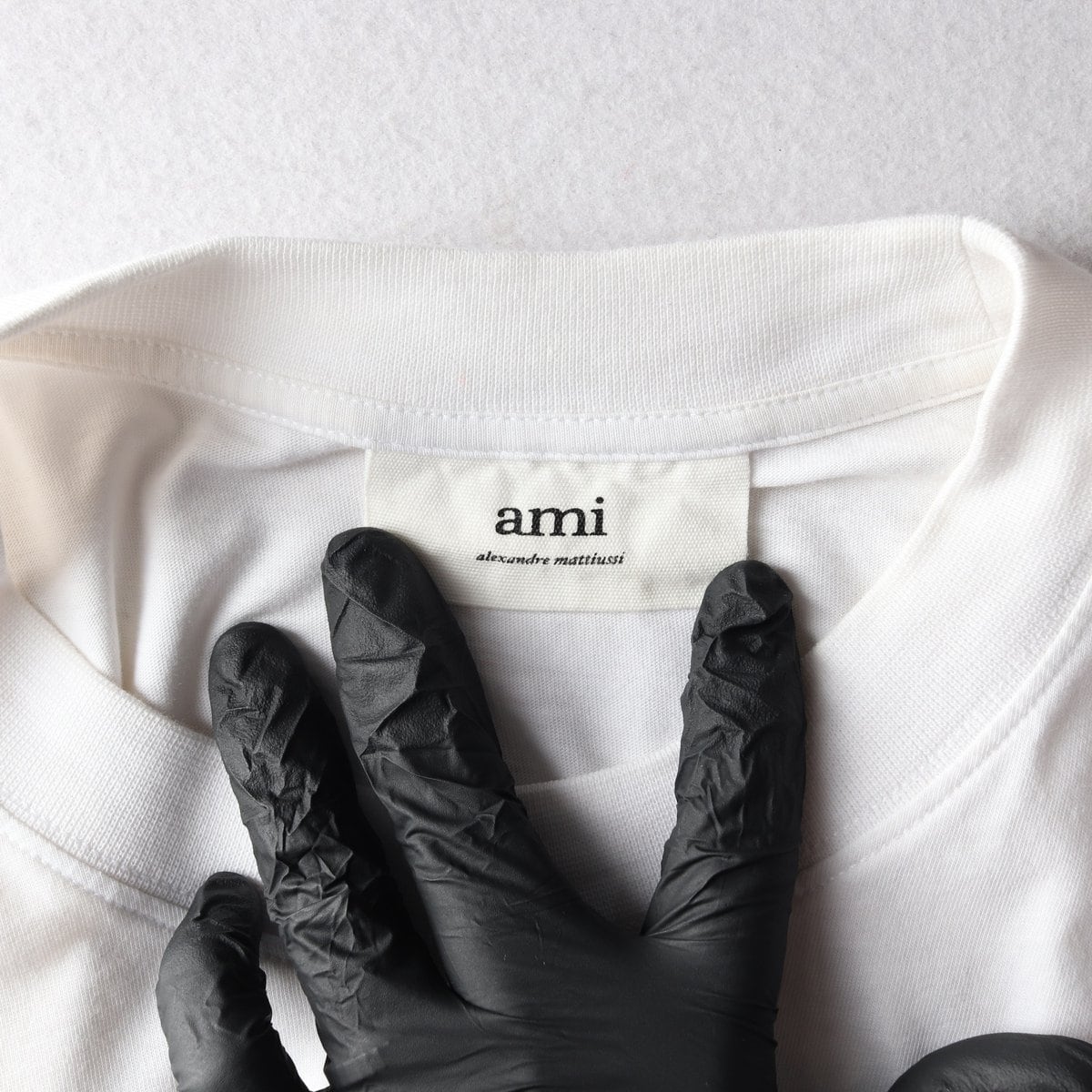 아미 ami 하트 로고 자수 코튼 반팔 티셔츠 상세 이미지 5