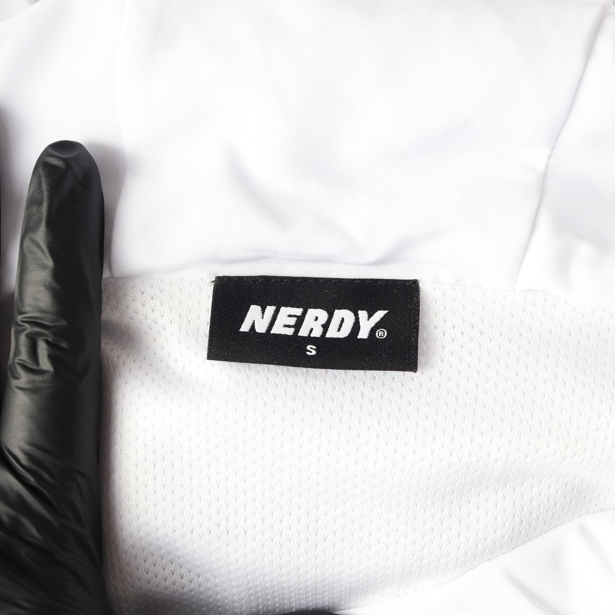 널디 23FW 볼드 라인 윈드브레이커 바람막이 후드 집업 점퍼 이미지 5