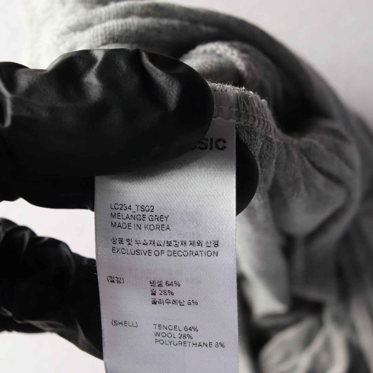 로우클래식 23SS 셔링 디테일 텐셀 울 슬리브리스 상세 이미지 4