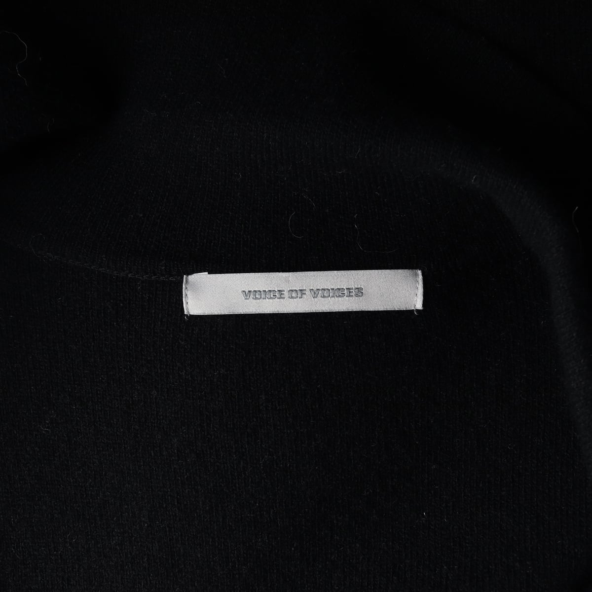 보브 VOV 23FW 울 블렌드 스트라이프 가디건 블랙  상세 이미지 3