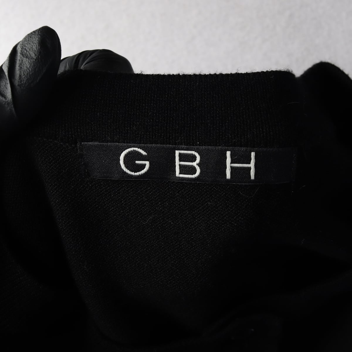 지비에이치 GBH 25FW 더블 버튼 라운드 가디건 블랙 상세 이미지 3