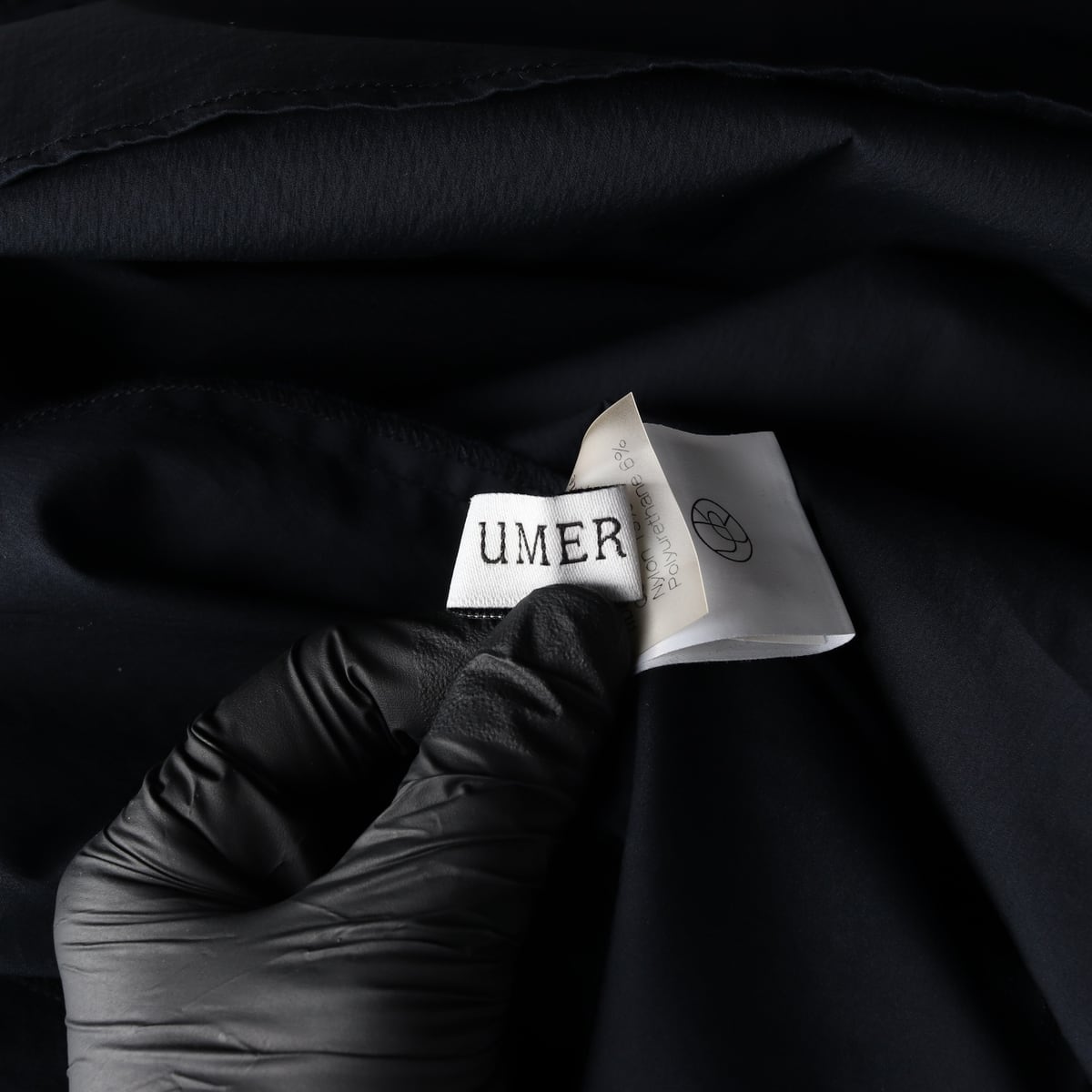 유메르 코튼 나일론 반팔 핀턱 플레어 롱 원피스 네이비 상세 이미지 3