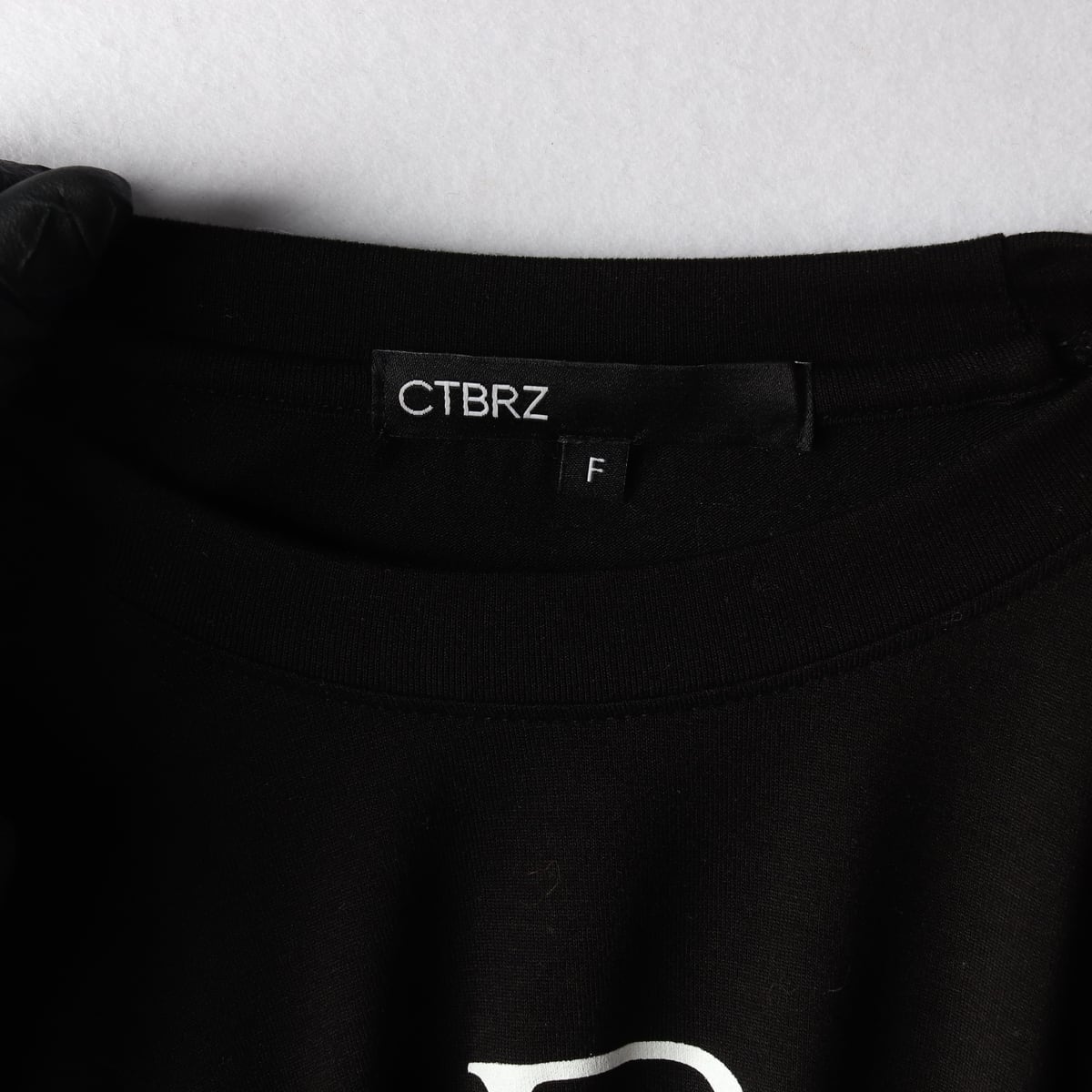시티브리즈 22FW 크롭 로고 프린트 긴팔 티셔츠 블랙 상세 이미지 3