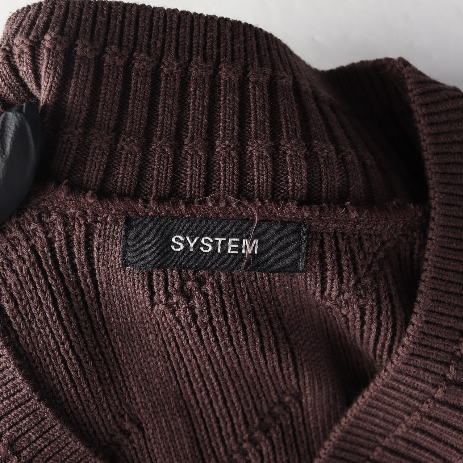 시스템 22FW 케이블 브이넥 니트 스웨터 브라운 이미지 3