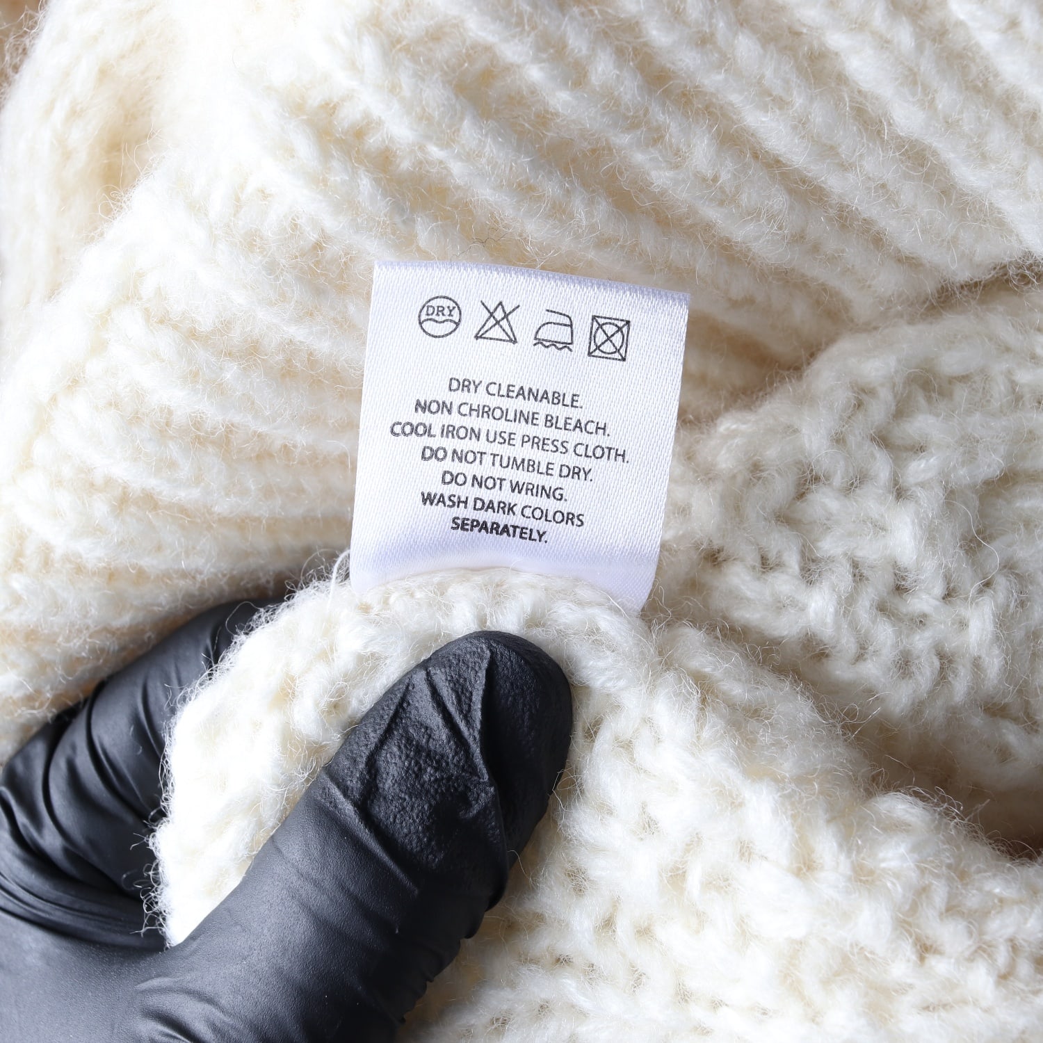 위드아웃썸머 케이블 니트 브이넥 니트 스웨터 아이보리  이미지 4