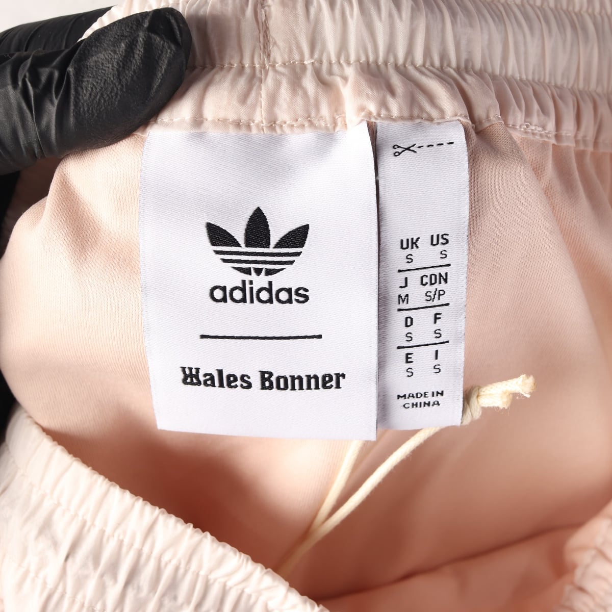 (새상품) 아디다스 x 웨일스 보너 25SS 사이드 버튼 숏팬츠 상세 이미지 3
