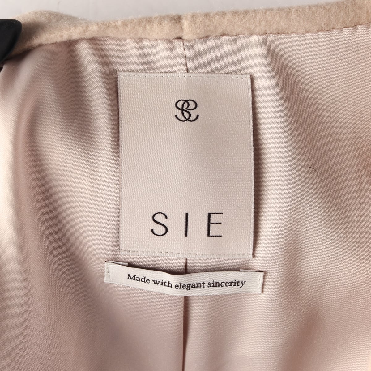시에 SIE 세르 칼라리스 핸드메이드 하프 코트 라이트베이지 상세 이미지 3