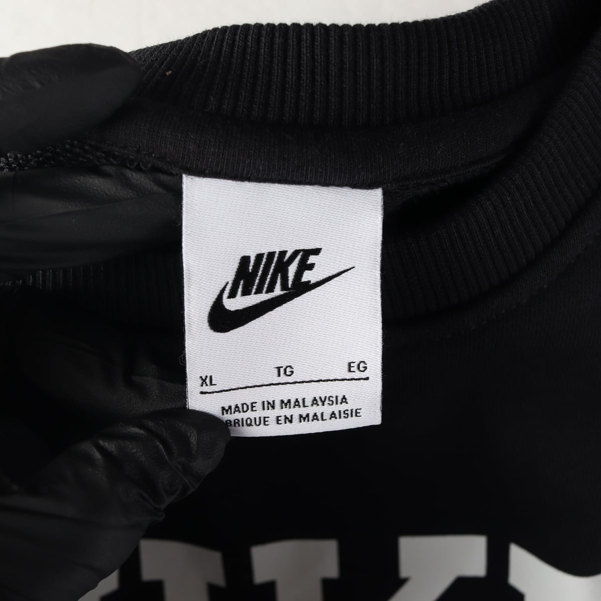 나이키 걸즈 24FW 로고 프린트 오버핏 맨투맨 스웨트셔츠 블랙 상세 이미지 3