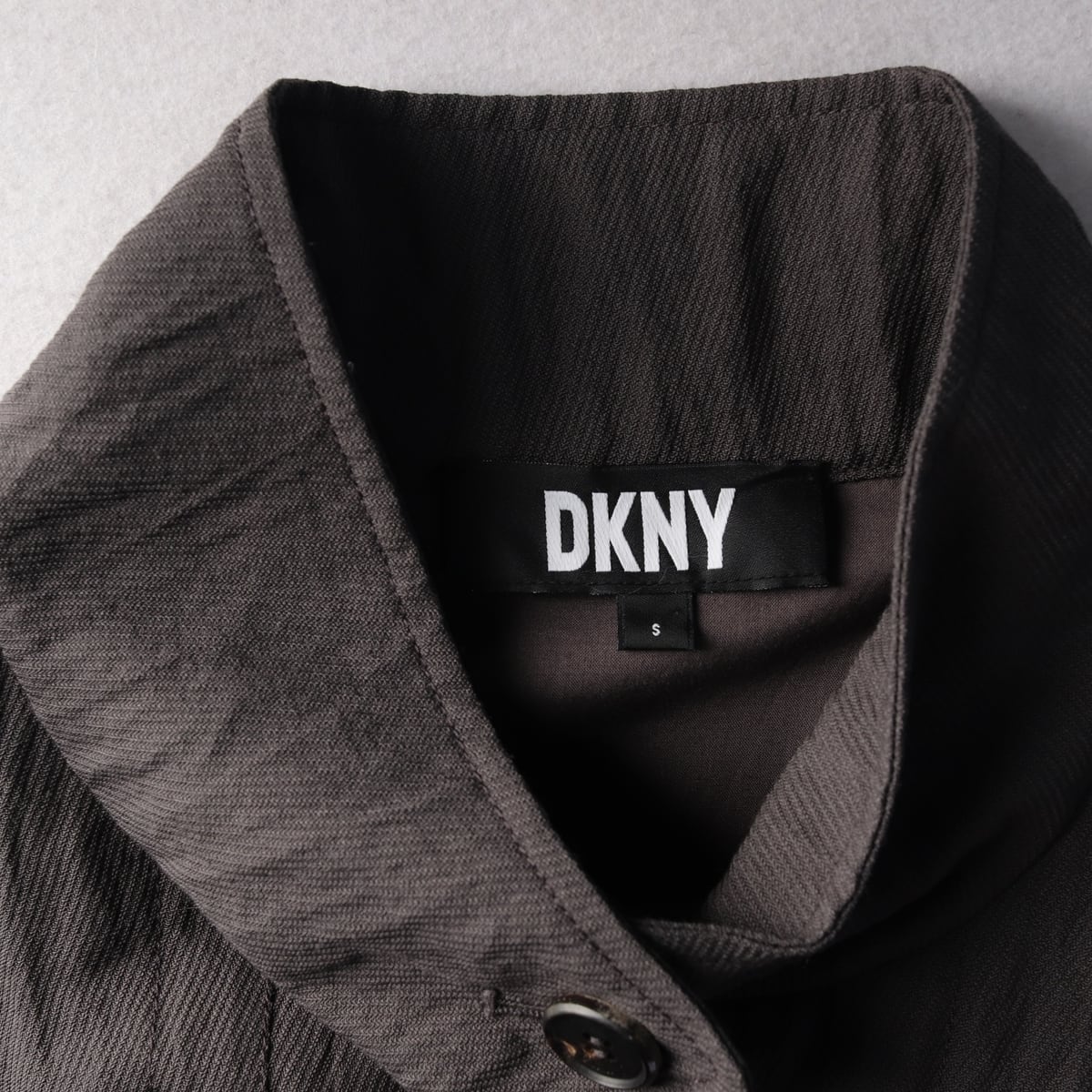 디케이엔와이 DKNY 24SS 울 블렌드 크롭 자켓 재킷 차콜  상세 이미지 3
