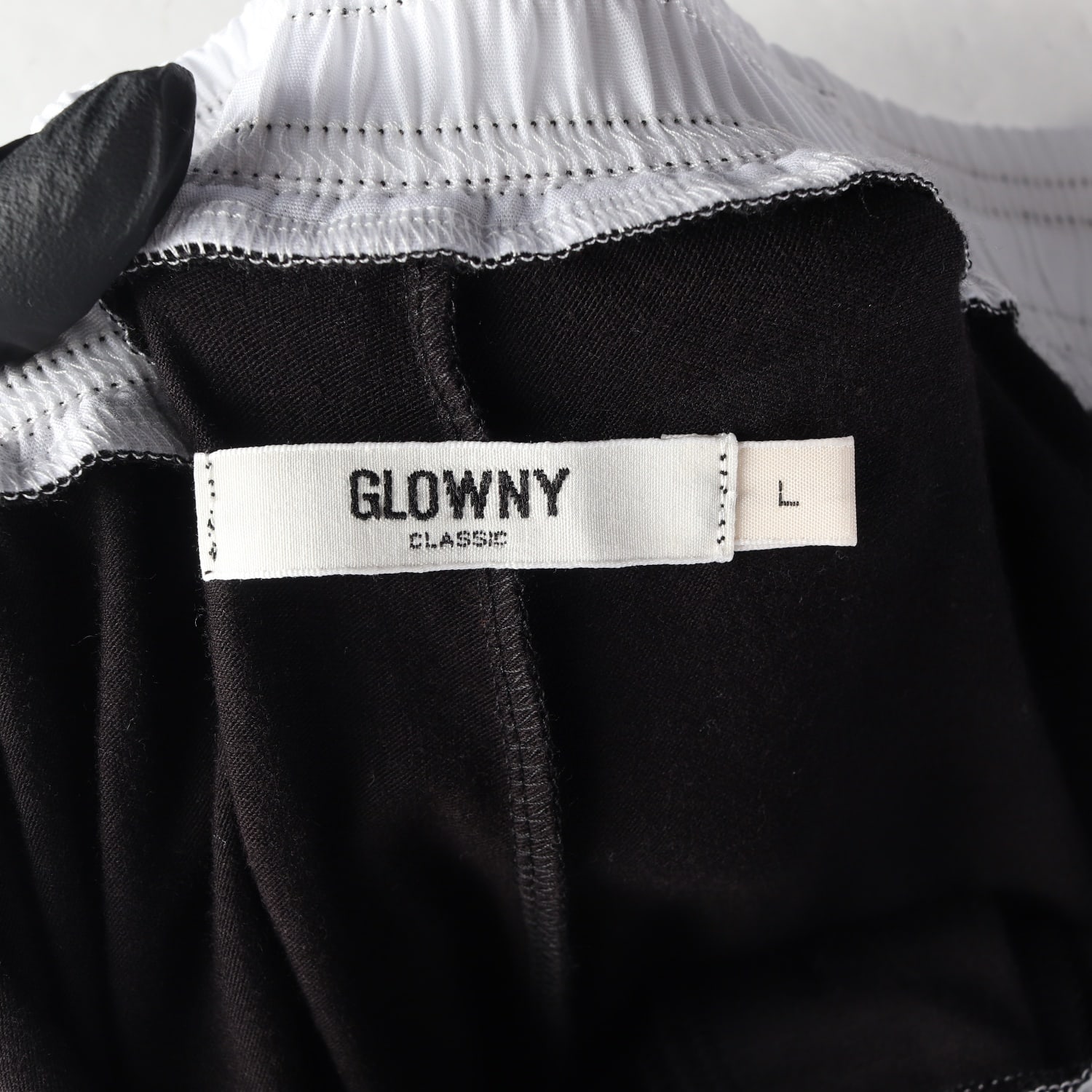 글로니 24FW G 모달 버튼 팬츠 로고 패치 와이드 밴딩 바지 블랙 이미지 3