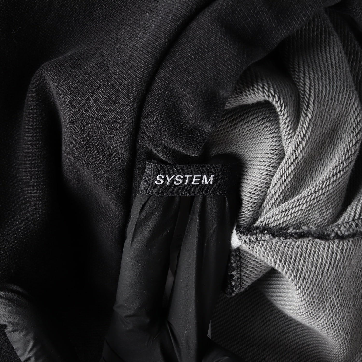 시스템 옴므 24FW 오버핏 패널 포켓 맨투맨 워시드 스웨트셔츠 이미지 3
