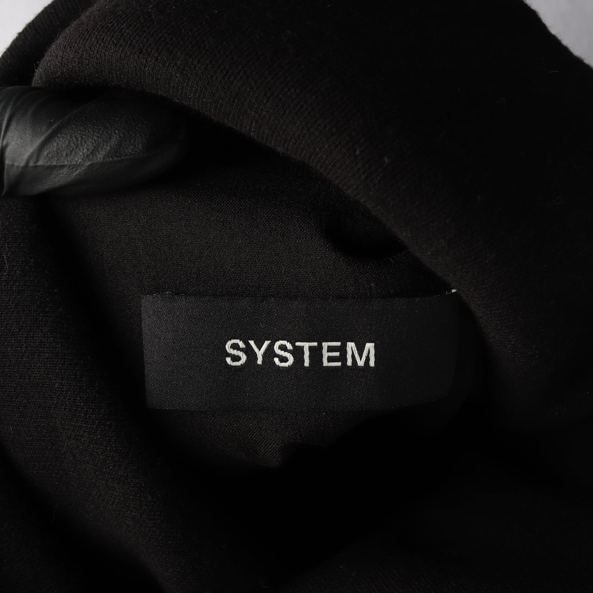 시스템 22FW 자수 로고 플리스 집업 블랙 상세 이미지 3