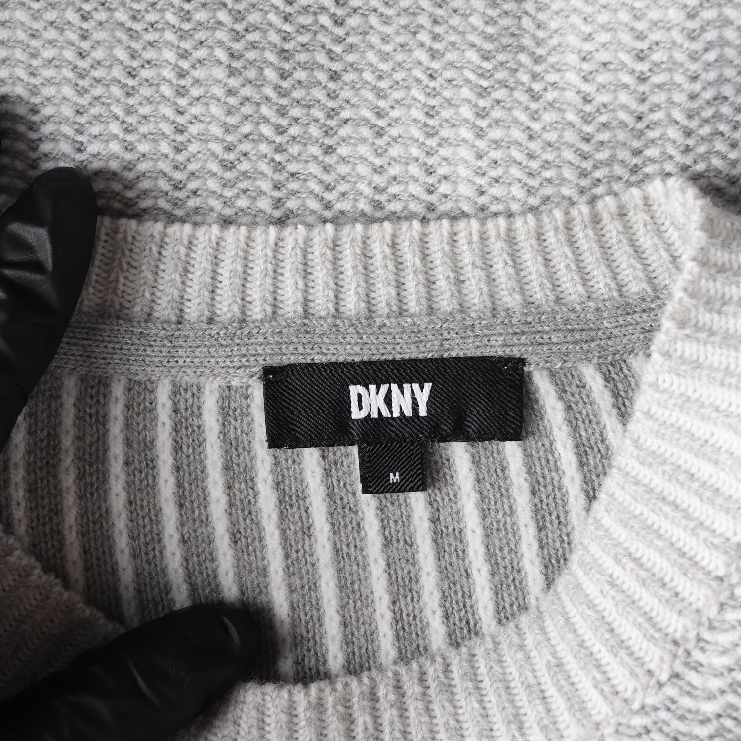 디케이엔와이 DKNY 24FW 울 블렌드 니트 스웨터 이미지 3