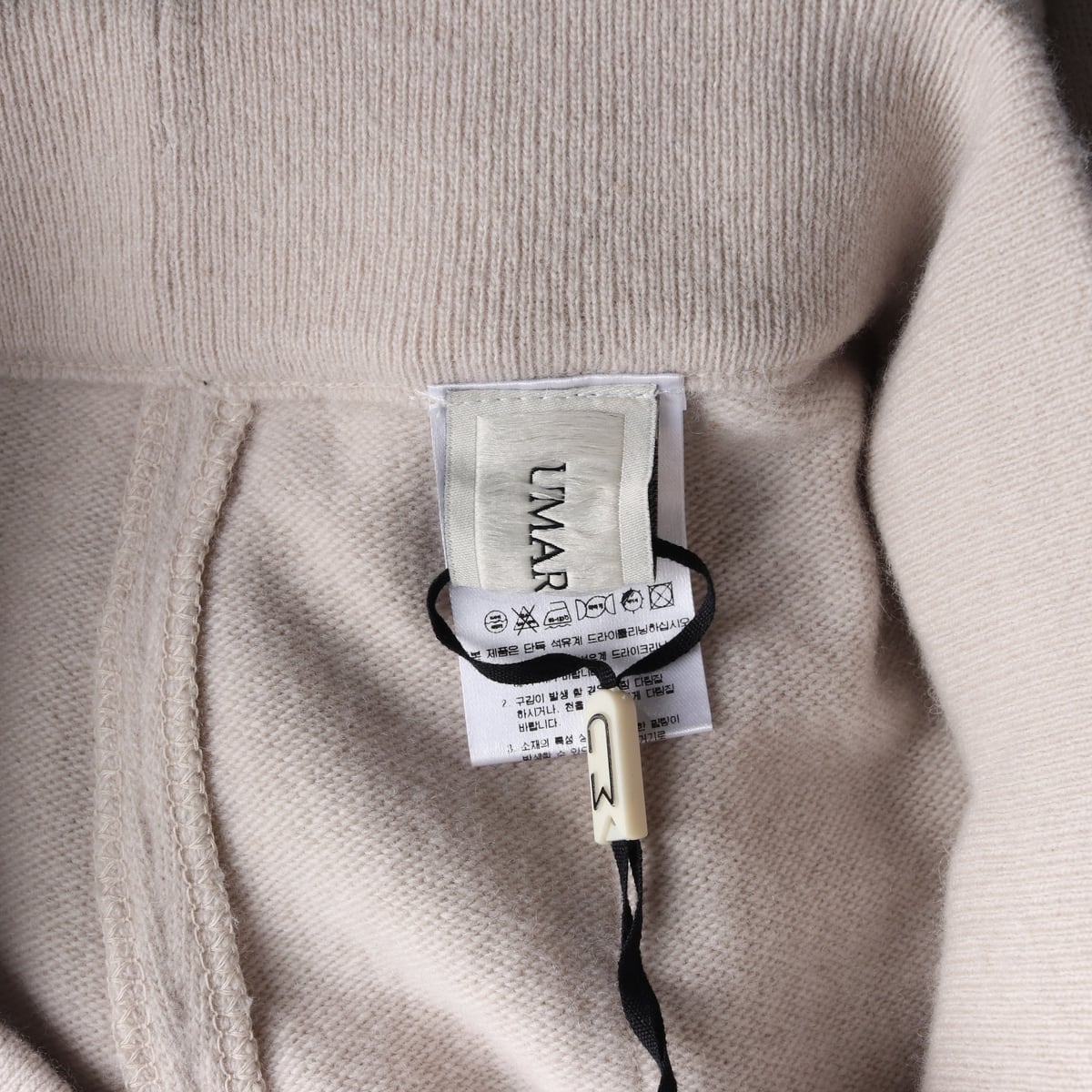 (새상품) 우마뭉 23FW 울 100% Pure saxon wool  핀턱 니트 팬츠 바지  상세 이미지 3