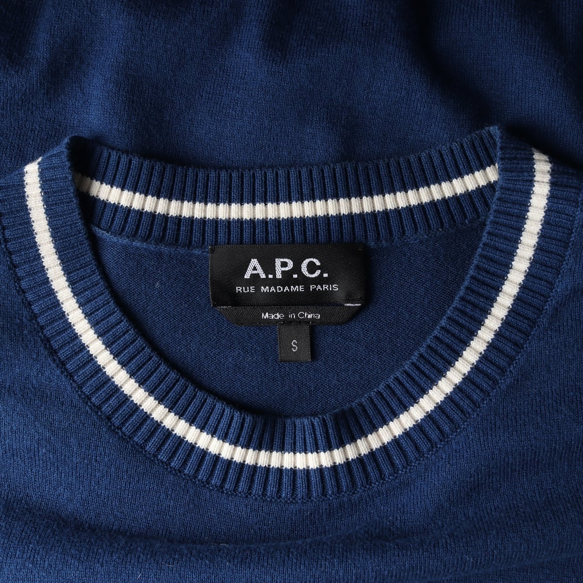 아페쎄 APC 캐시미어 블렌드 스트라이프 로고 라운드 니트 스웨터 상세 이미지 3