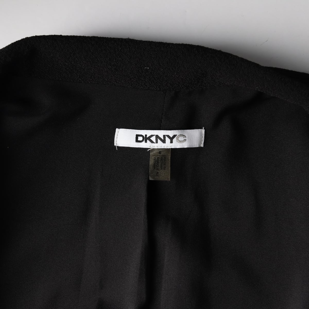 디케이엔와이 DKNY 블랙 레귤러핏 블레이저 재킷 숏 자켓  상세 이미지 3