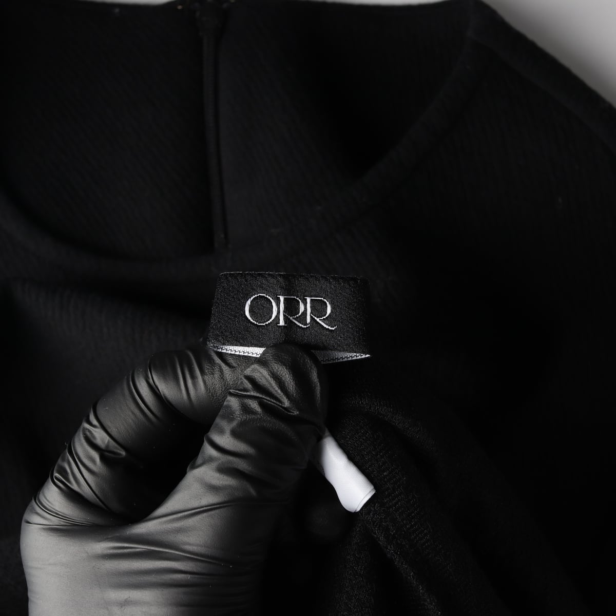 오르 ORR 22FW 리플 롱 슬리브 라운드넥 긴팔 티셔츠 블랙 상세 이미지 3