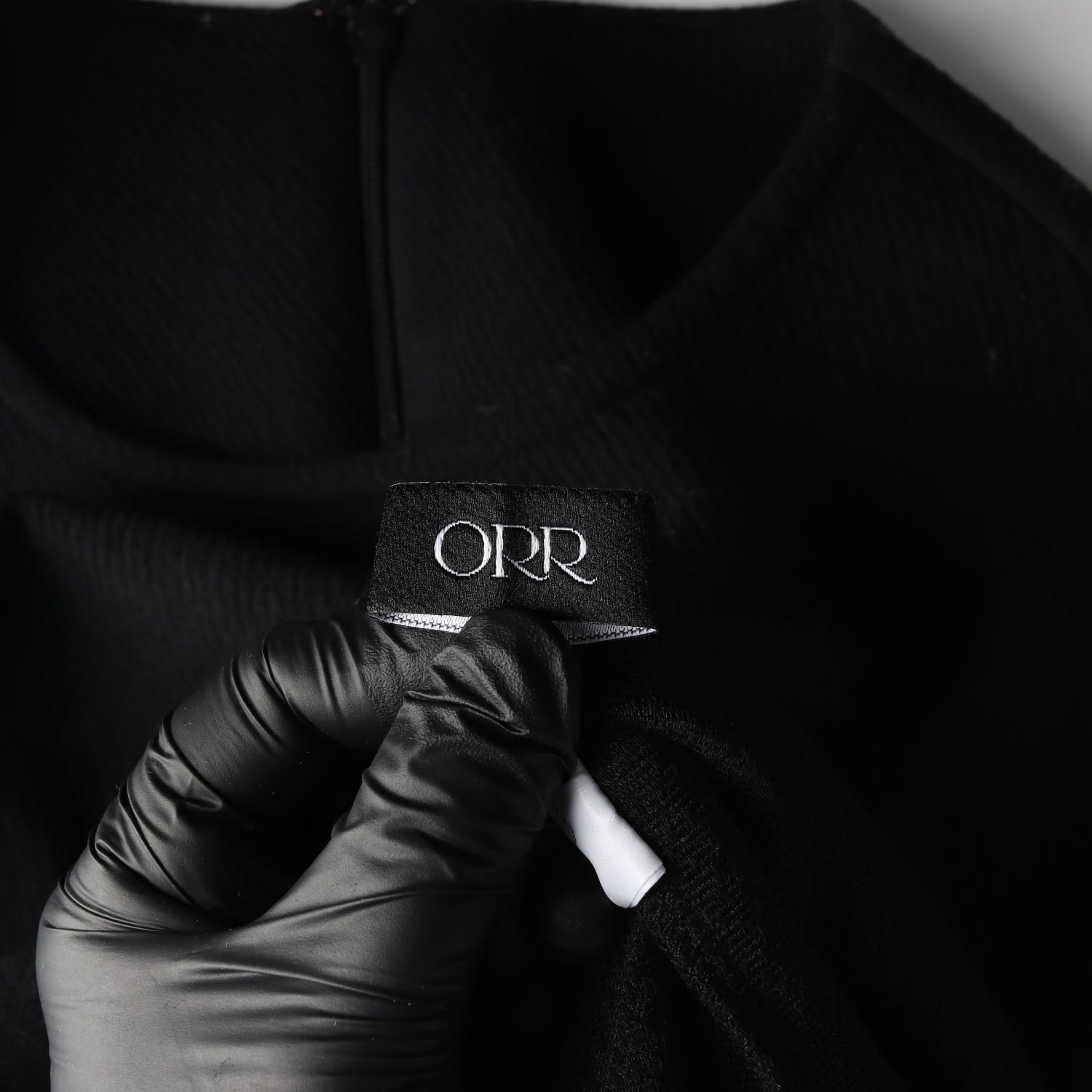 오르 ORR 22FW 리플 롱 슬리브 라운드넥 긴팔 티셔츠 블랙 이미지 3