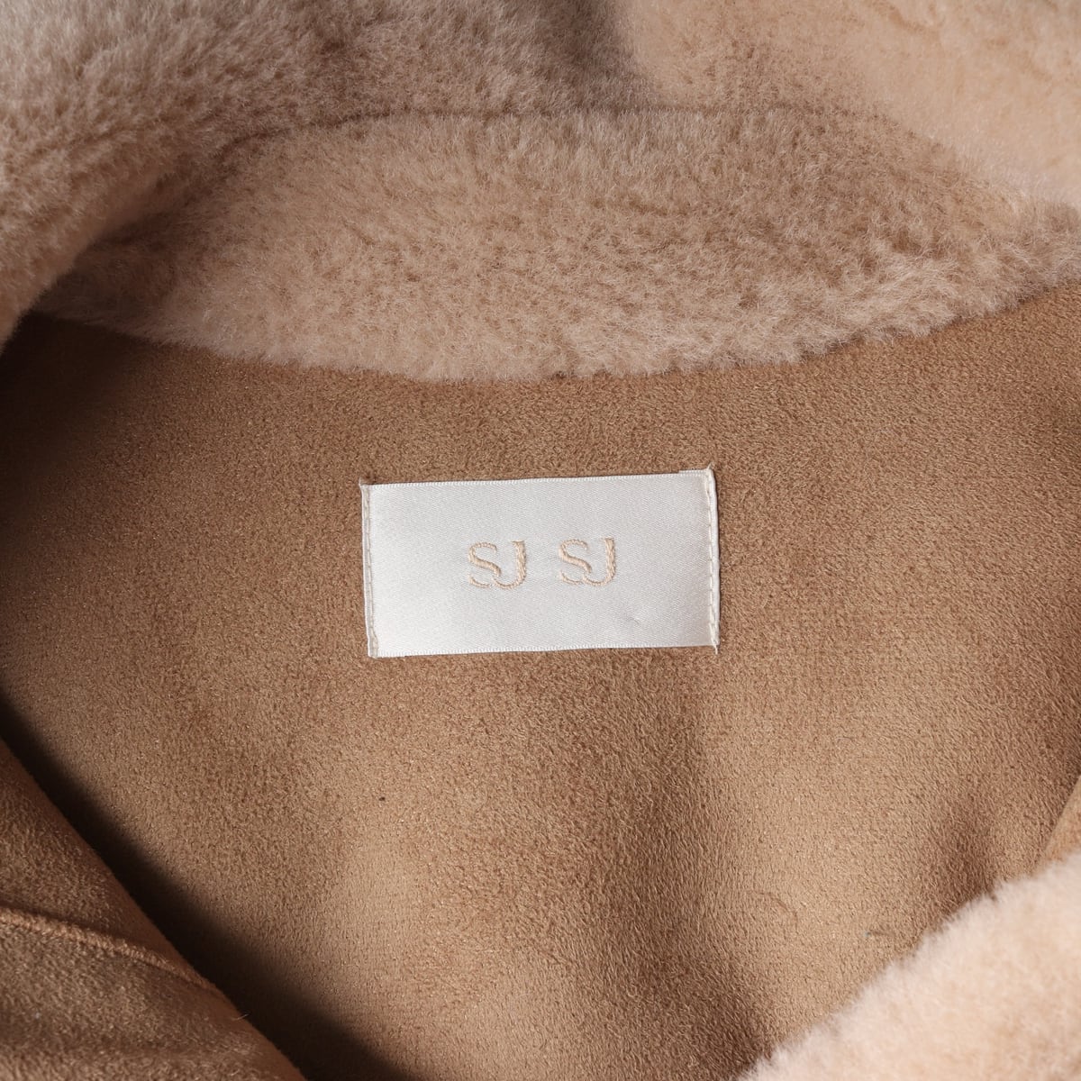 에스제이에스제이 SJSJ 22FW 페이크 퍼 재킷 무스탕 숏 코트 베이지 상세 이미지 4