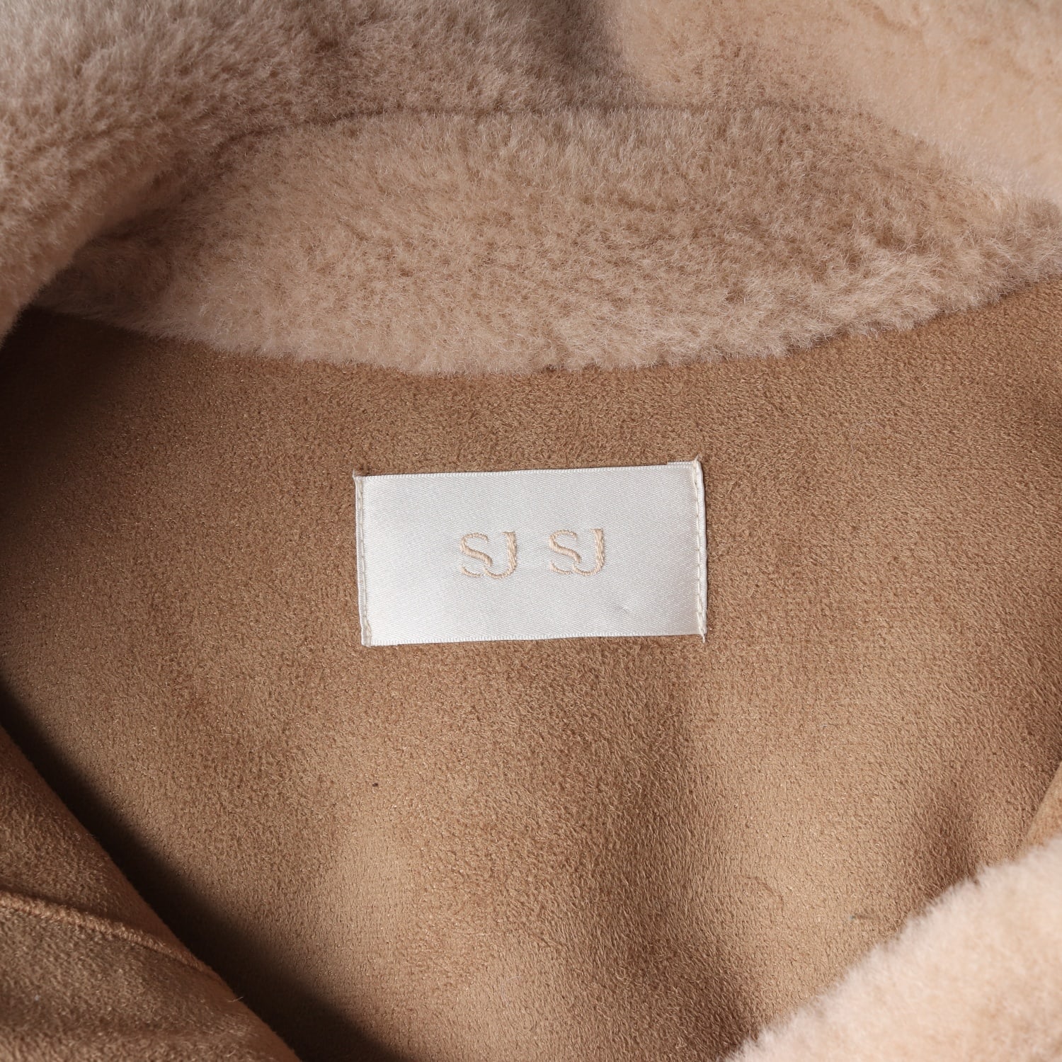 에스제이에스제이 SJSJ 22FW 페이크 퍼 재킷 무스탕 숏 코트 베이지 이미지 4