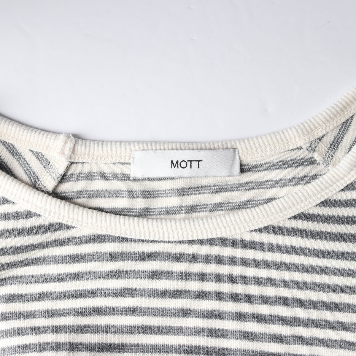 모트 MOTT 스트라이프 라운드넥 긴팔 티셔츠 상세 이미지 3